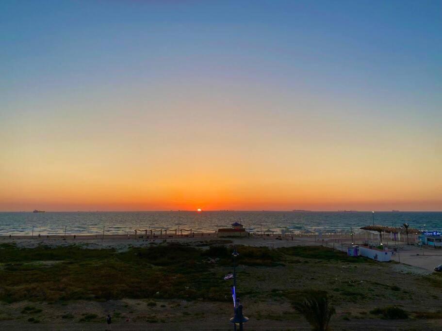 شقة Amazing Sea View Qiryat Yam المظهر الخارجي الصورة
